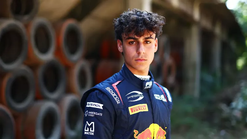 Юный талант Red Bull выразил восхищение Максом Ферстаппеном, начиная свой путь в Формуле-1.